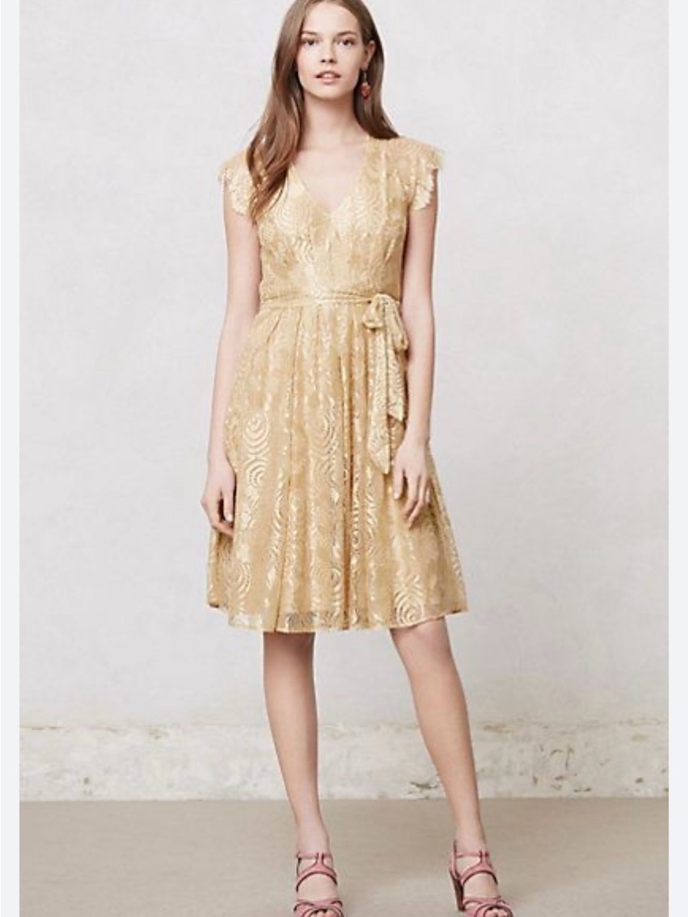 Eva Franco Gold Metallic Lace Dress Size 12 Elegant V-Neck Cocktail Party Dress